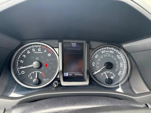 Used 2023 Toyota Tacoma TRD Off-Road w/ Black Out Package (TMS) AWD/4WD image 15