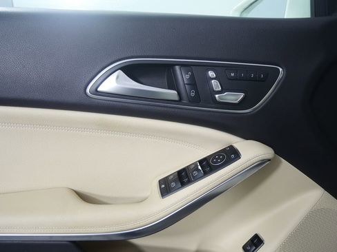 Used 2018 Mercedes-Benz CLA 250 image 8