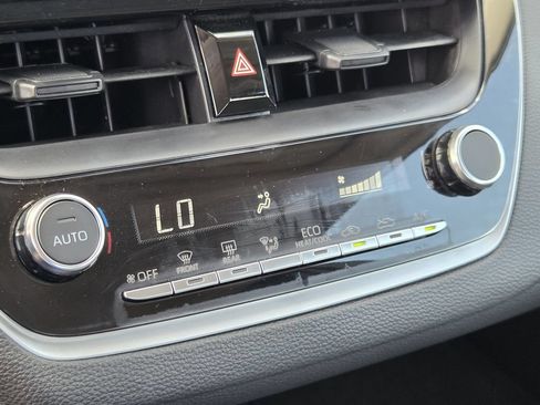 Used 2025 Toyota Corolla LE FWD image 20