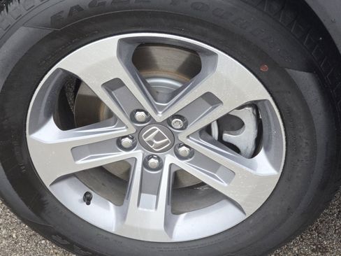 Used 2025 Honda Pilot EX-L image 10