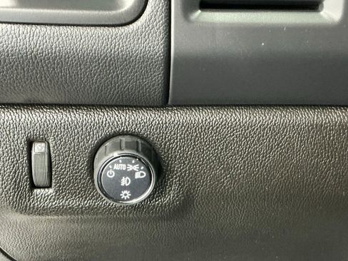 Used 2022 Chevrolet Colorado LT w/ LT Convenience Package image 34