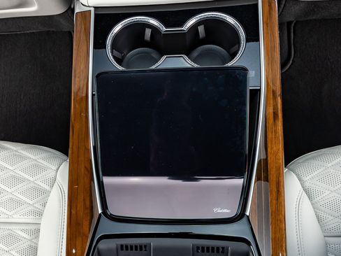 Used 2025 Cadillac Escalade Sport Platinum image 34