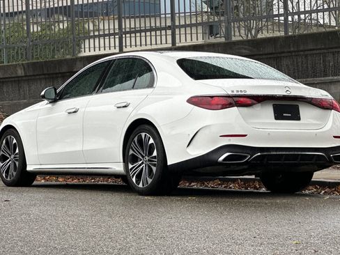 Used 2025 Mercedes-Benz E 350 4MATIC Sedan image 3