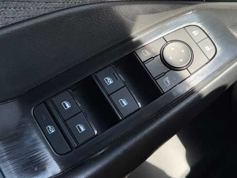 Used 2023 Nissan Rogue S FWD image 23
