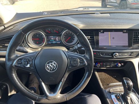 Used 2018 Buick Regal Essence w/ Driver Confidence Package #1 image 12