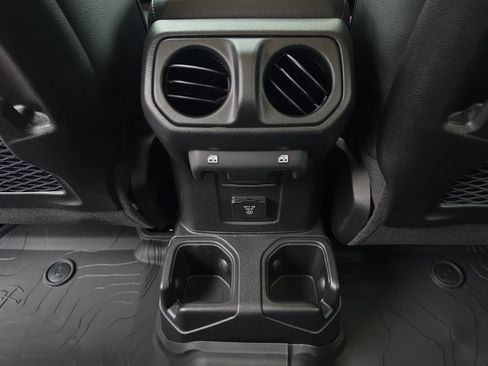 New 2026 Jeep Wrangler Unlimited Rubicon image 30