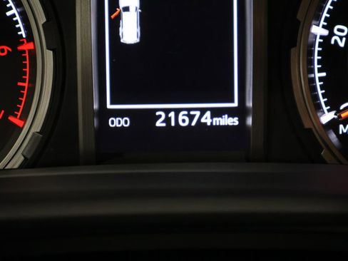 Used 2024 Toyota 4Runner TRD Off-Road Premium image 36