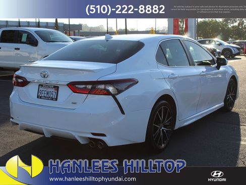 Used 2021 Toyota Camry SE image 7
