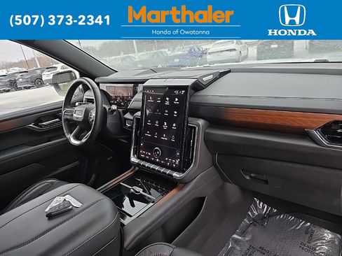 Used 2025 GMC Yukon XL Denali image 21