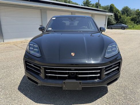 Used 2025 Porsche Cayenne AWD/4WD image 8