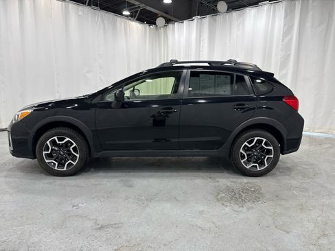 Used 2017 Subaru Crosstrek 2.0i Premium AWD/4WD image 2