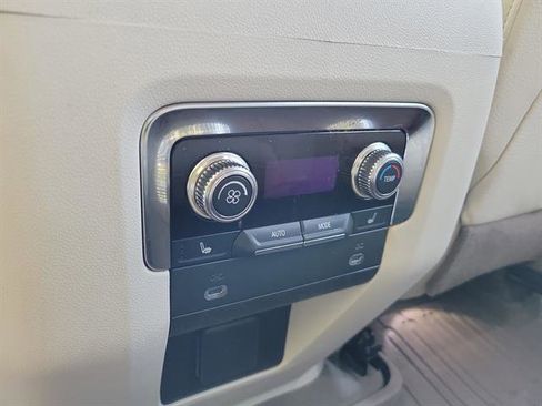 Used 2022 GMC Yukon XL Denali image 10