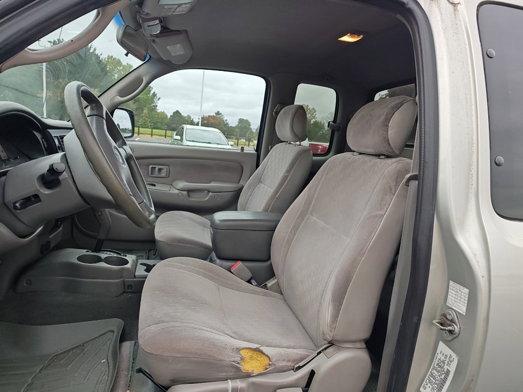 Used 2002 Toyota Tacoma PreRunner RWD image 9