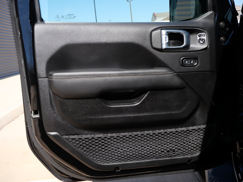 Used 2021 Jeep Wrangler Unlimited Sahara AWD/4WD image 13