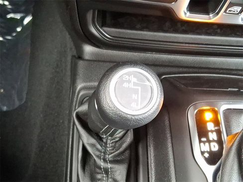 New 2025 Jeep Gladiator Sport image 12