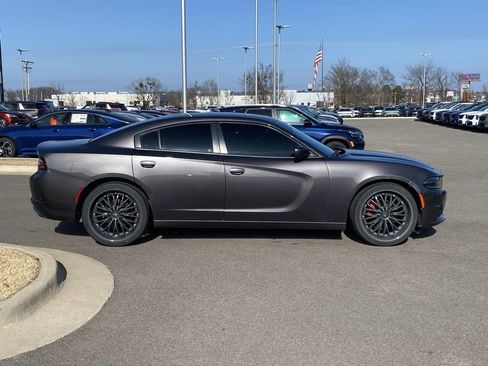 Used 2020 Dodge Charger SXT image 8