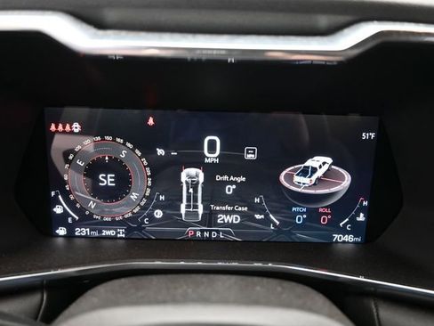 Used 2025 GMC Canyon Elevation image 16