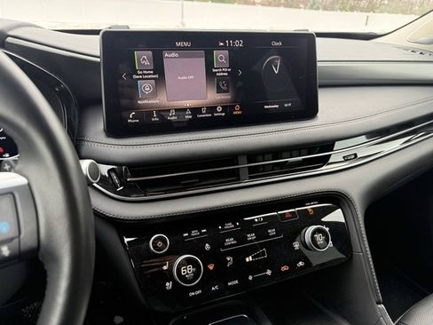 Certified 2025 INFINITI QX60 Luxe image 16