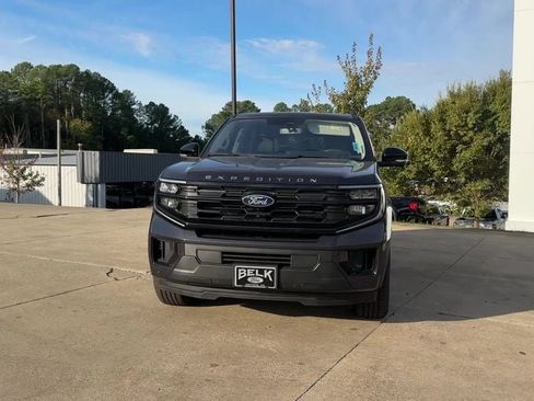 New 2025 Ford Expedition Max Active image 8