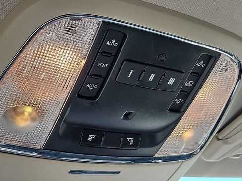Used 2016 Chrysler 300 C RWD image 26
