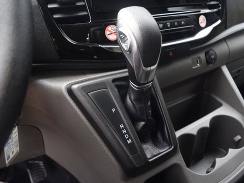 Used 2024 Ford Transit 350 XLT image 12