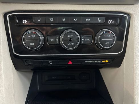Used 2022 Volkswagen Atlas SE AWD/4WD image 36