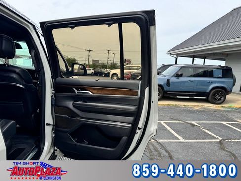 Used 2022 Jeep Grand Wagoneer Series II w/ Premium Group II AWD/4WD image 64