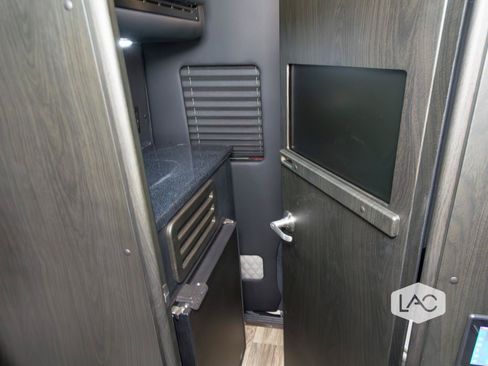 Used 2022 Mercedes-Benz Sprinter 3500 image 11