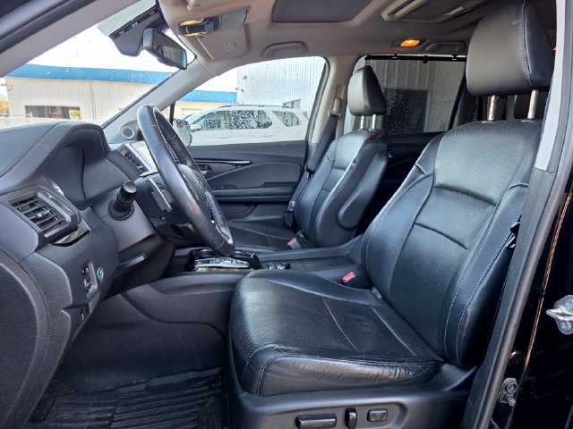 Used 2016 Honda Pilot Elite image 12