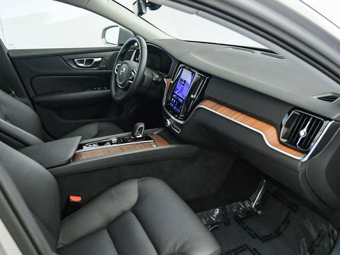 Certified 2025 Volvo V60 B5 Cross Country Plus image 16