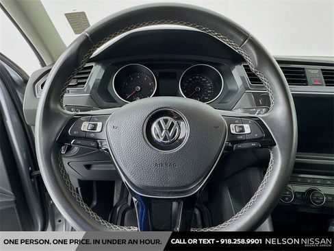 Used 2021 Volkswagen Tiguan SE image 11
