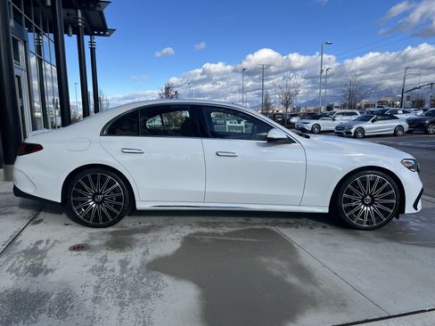 New 2026 Mercedes-Benz E 350 4MATIC Sedan image 4