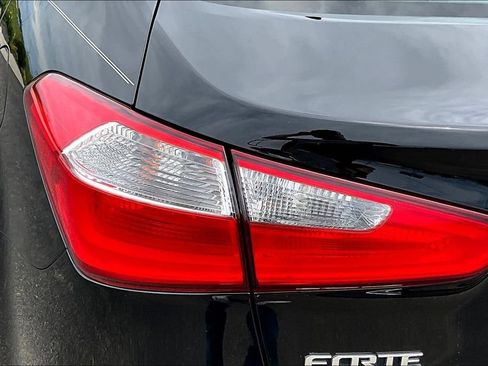 Used 2015 Kia Forte LX FWD image 18