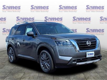 New 2025 Nissan Pathfinder SL w/ SL Premium Package