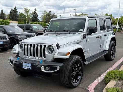 Certified 2023 Jeep Wrangler Unlimited Sahara AWD/4WD image 4