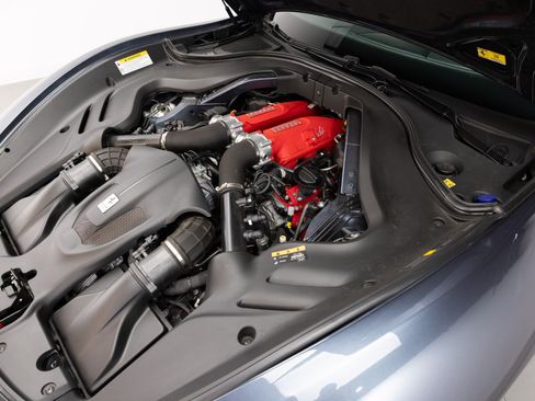 Certified 2021 Ferrari Roma RWD image 95