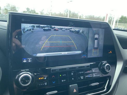 Used 2022 Toyota Highlander Platinum image 17