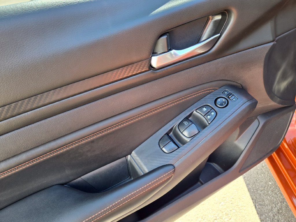 Used 2019 Nissan Altima 2.5 SR w/ SR Premium Package FWD image 12