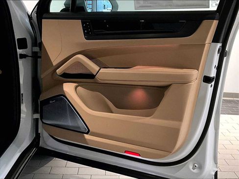 New 2026 Porsche Cayenne GTS image 25