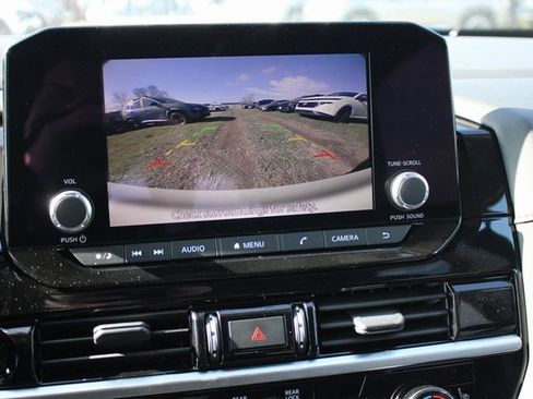 New 2025 Nissan Pathfinder SV image 14