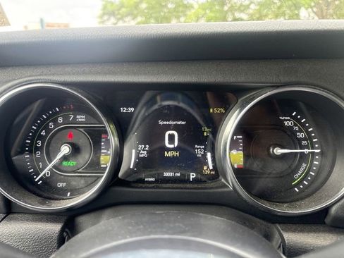 Used 2022 Jeep Wrangler Unlimited Sahara w/ Cold Weather Group AWD/4WD image 10