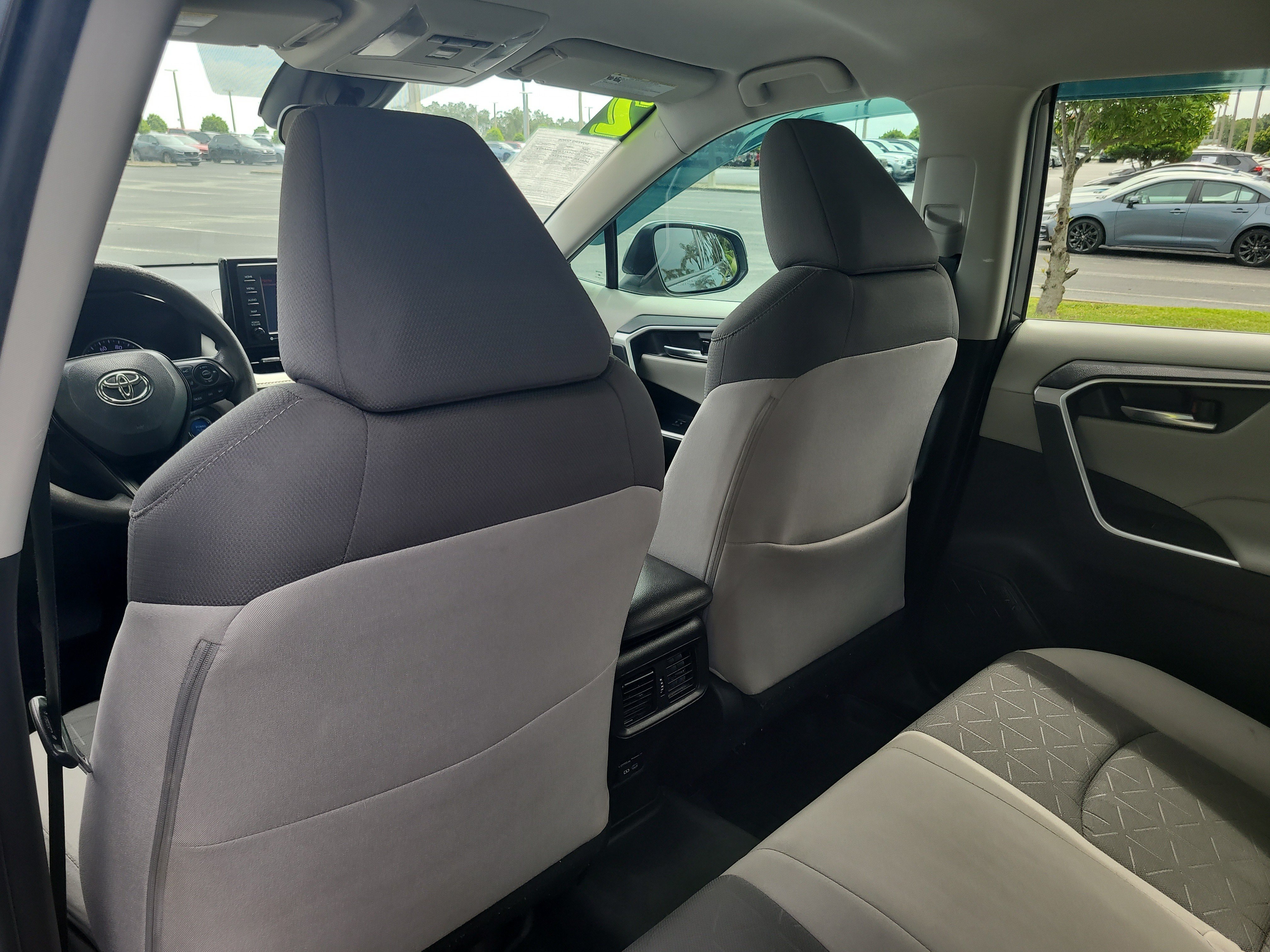 Used 2022 Toyota RAV4 XLE AWD/4WD image 13