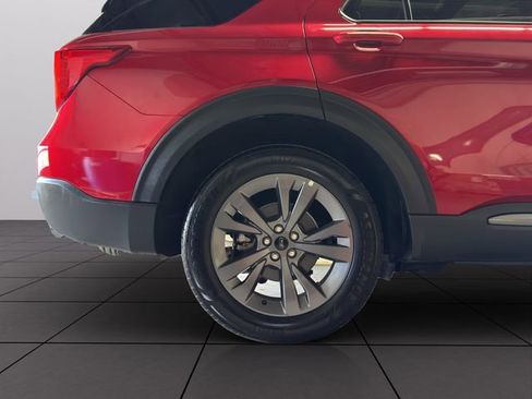 Used 2023 Ford Explorer XLT w/ Equipment Group 202A image 24