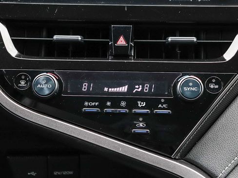 Used 2023 Toyota Camry XSE image 17