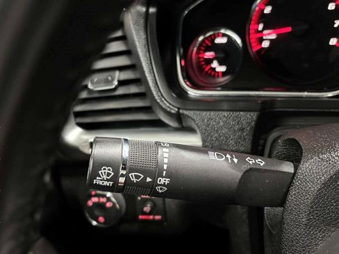 Used 2016 GMC Acadia SLE image 33