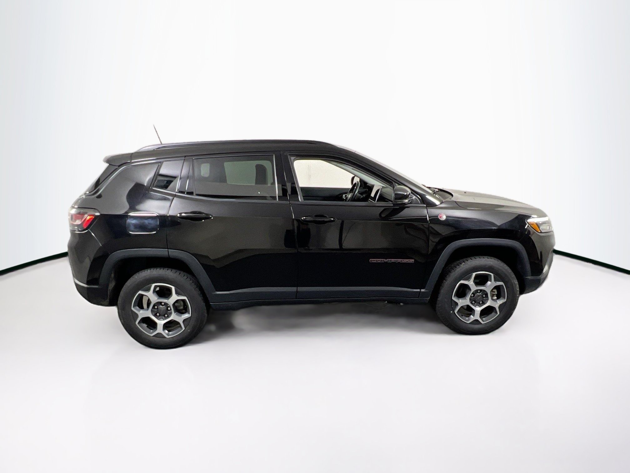 Used 2022 Jeep Compass Trailhawk w/ Trailhawk Elite Group AWD/4WD image 4