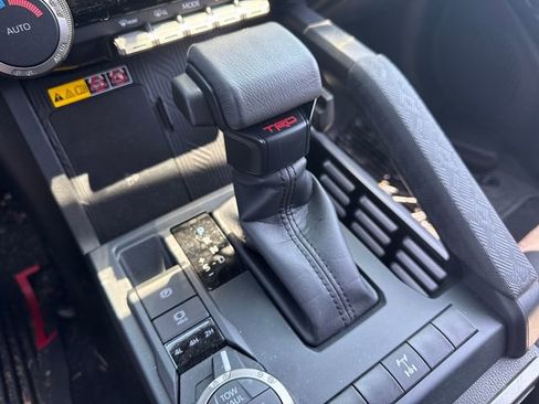 Used 2025 Toyota Tacoma TRD Off-Road w/ TRD Off Road Upgrade Package AWD/4WD image 33