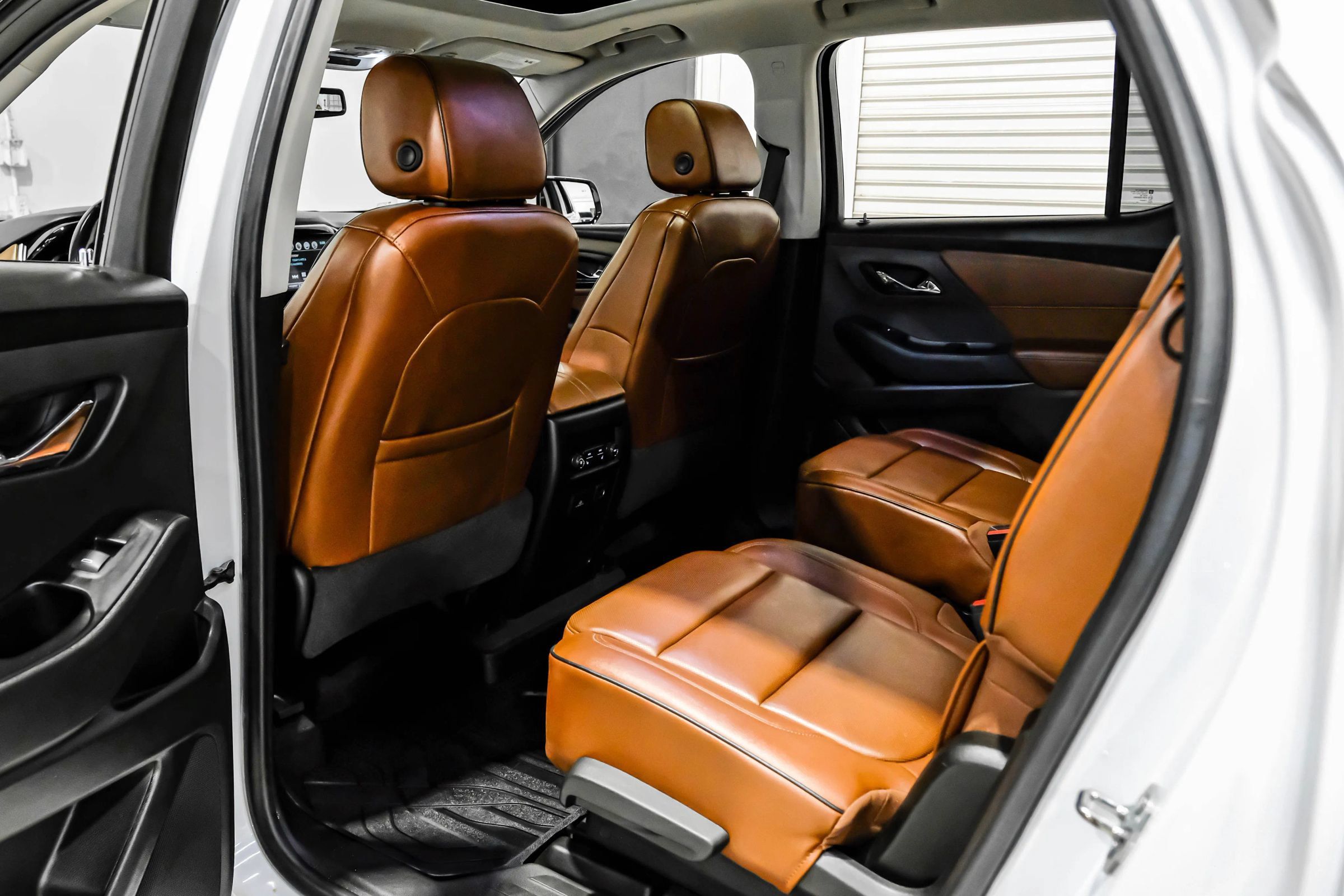 Used 2019 Chevrolet Traverse High Country w/ LPO, Floor Liner Package AWD/4WD image 53