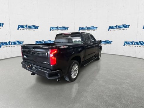 Used 2020 Chevrolet Silverado 1500 Custom w/ Custom Value Package AWD/4WD image 11