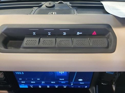 Used 2022 Ford Bronco Wildtrak image 21